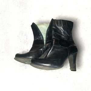 Biviel Italian black leather boots size 6